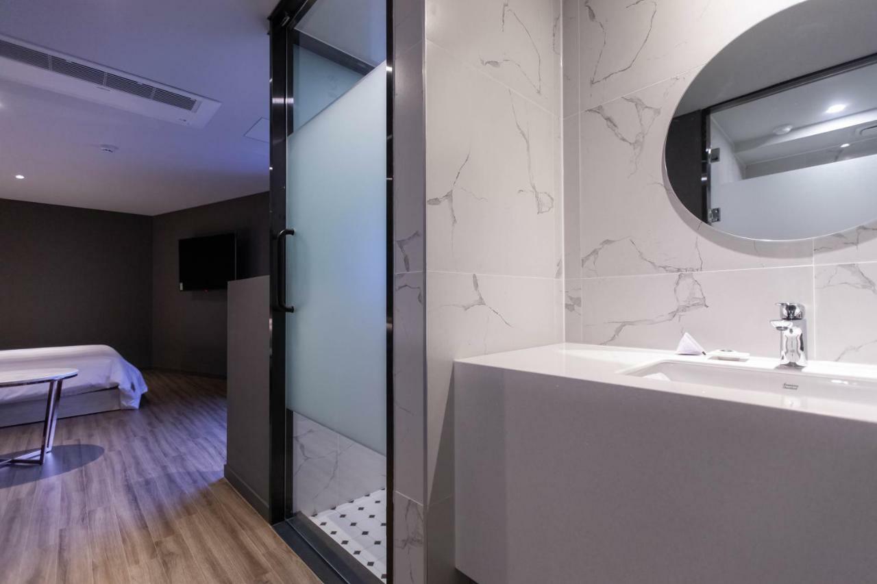 Brown-Dot Hotel Hadan Пусан Екстериор снимка